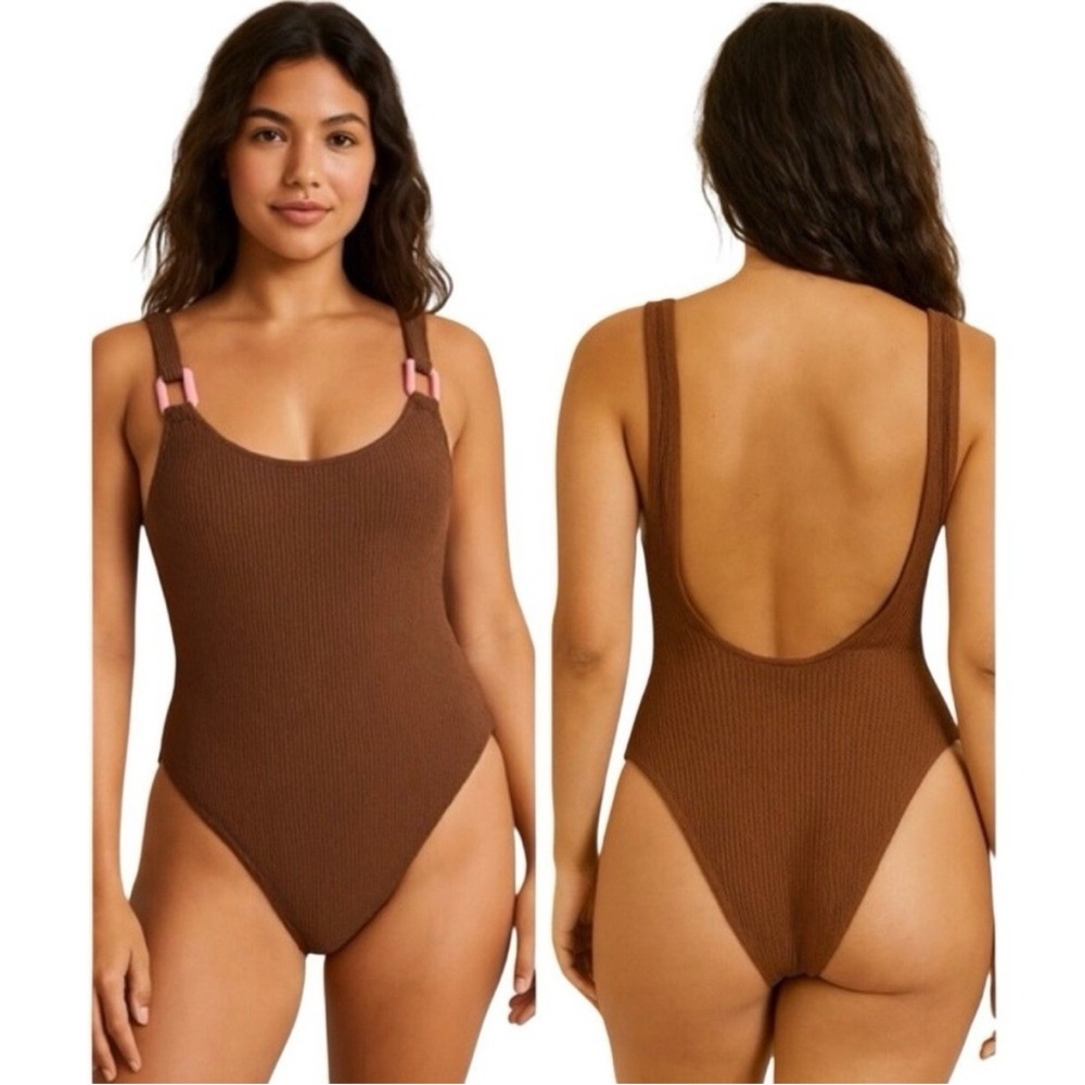 Aerie Crinkle Birthday Scoop
Cheekiest 1 Piece Swimsuit Sz M
Beach Chic Brown